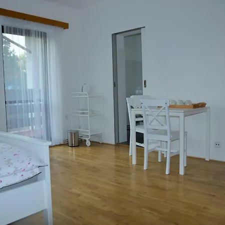 Ubytovani V Klanovicich - Forest Garden Holiday home Prague